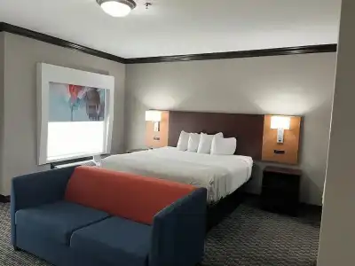 Hawthorn Suites by Wyndham Lubbock - 51