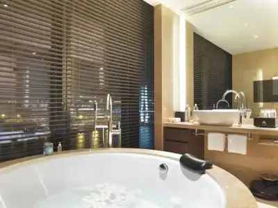 InterContinental Shanghai Expo by IHG - 10