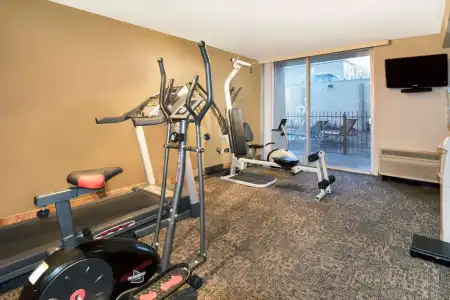 Ramada by Wyndham Austin South - 17