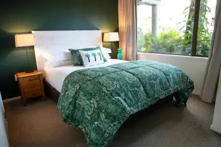 Emerald Inn - 76