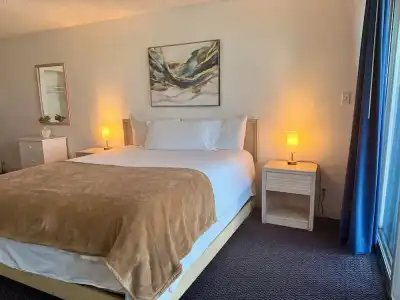 Foghorn Harbor Inn - 34