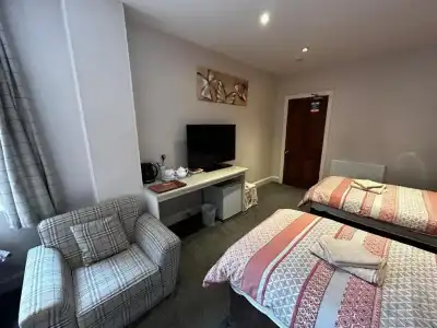 Acer Lodge Guest House - 29
