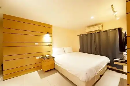 UPARs Sukhumvit 11 Nana - 109