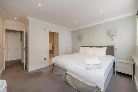 Queensgate Court - 89