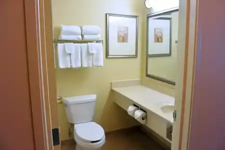 Country Inn & Suites by Radisson, Peoria North, IL - 29