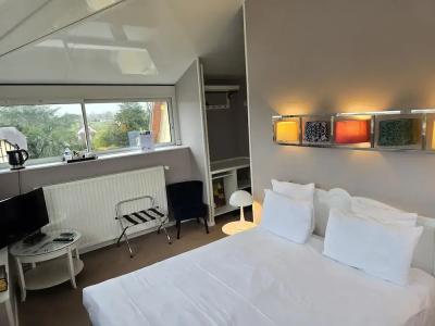 Le Castel Guesthouse - 82