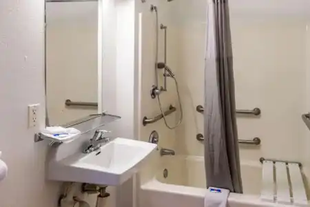 Motel 6 Bakersfield, CA - East - 40