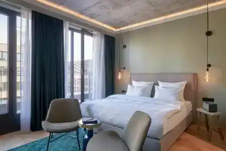 Gekko House, Frankfurt, a Tribute Portfolio - 36
