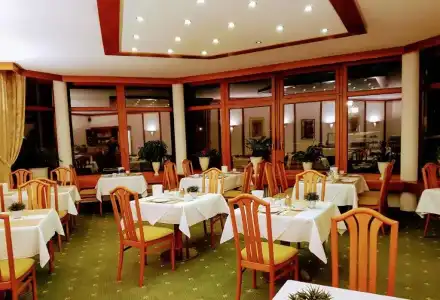 Garni Reulein - 9