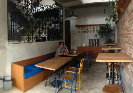Pawon Cokelat Guesthouse - 17