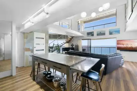 Burleigh Esplanade Beachfront Apartments - 28
