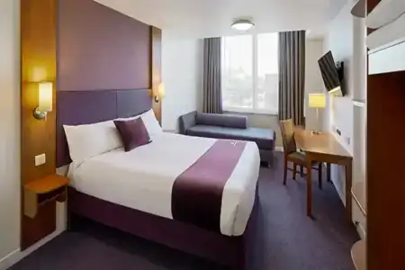 Premier Inn London Hammersmith - 2