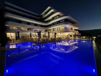 Regina Blu - 12