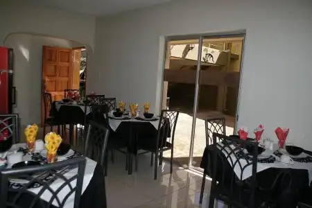 Tilla's Guesthouse - 13