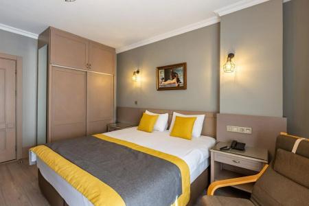 Seraglio & Suites - 3