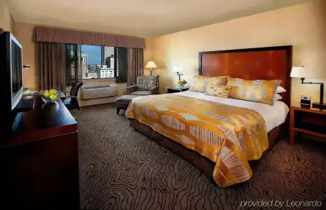 The Paramount - 22