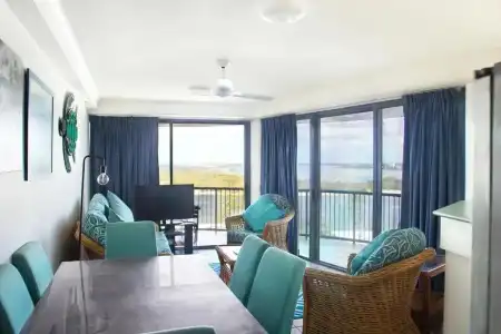 Centrepoint Holiday Apartments - 207