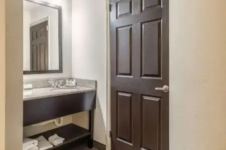 Quality Inn Memphis - 54