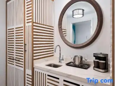 DoubleTree Suites by Hilton Naples - 132
