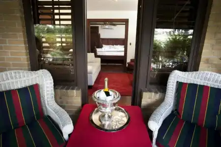 Park Plaza - 48