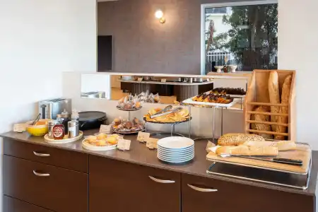 Best Western Plus La Rade - 13