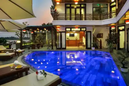 Threeway Riverside Villa - 26