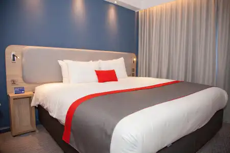 Holiday Inn Express Cardiff Bay by IHG - 3
