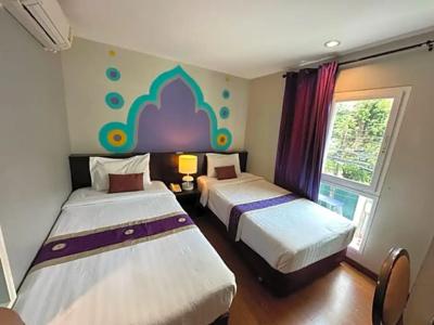 Sawasdee @ Sukhumvit Soi 8 - 66