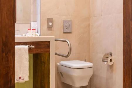 Ramada & Suites by Wyndham - 45