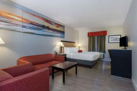 Days Inn & Suites by Wyndham Lakeland - 116
