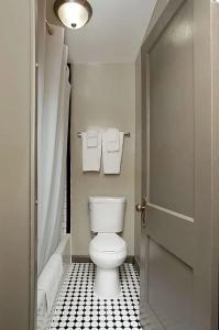 Gardner & Hostel - 127