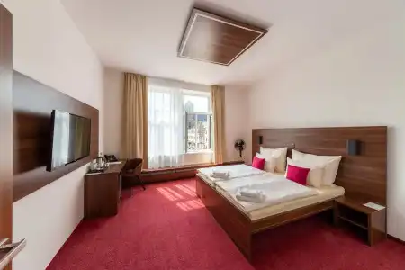 Bohemia Inn - 4