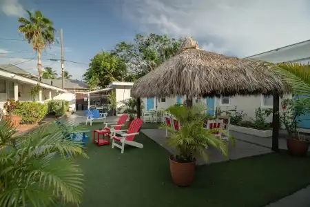 Seashell Motel and International Hostel - 19