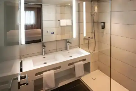 LOGINN Stuttgart Zuffenhausen - 34