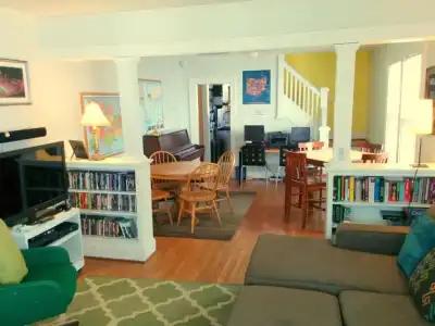 The Wayfaring Buckeye Hostel - 81