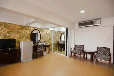 Pattaya Hiso - 53