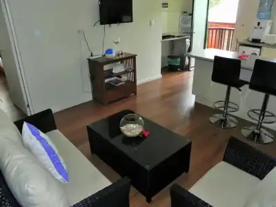 Hillside Retreat - 3