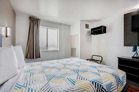 Motel 6 San Antonio, TX - Sea World North - 5