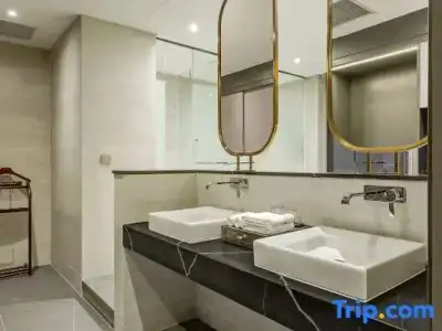 Le Sands Oceanfront Danang - 39