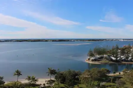 Crystal Bay on the Broadwater - 26