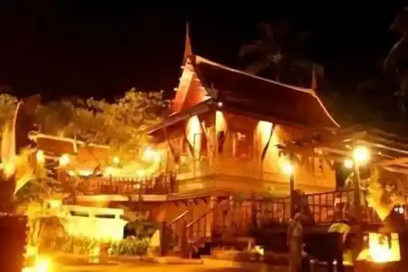Harry's Bungalows & Restaurant - 0