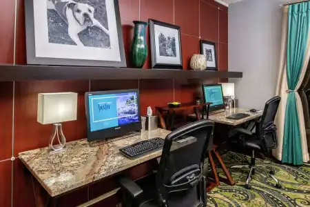 Hampton Inn Eugene - 3