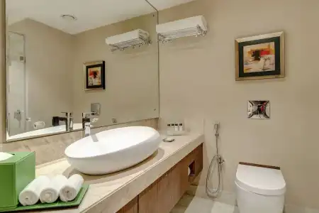 Holiday Inn Kolkata Airport by IHG - 61