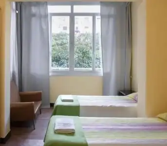 Hostel Turistic Castell - 5