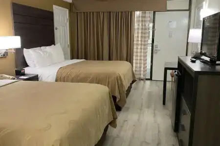 Quality Inn Branson - Hwy 76 Central - 40