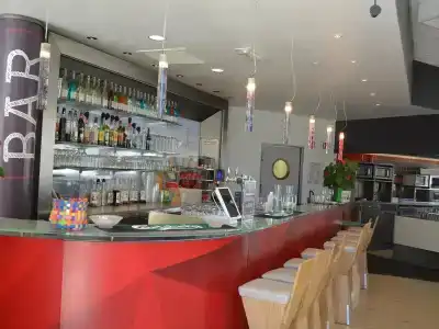Ibis Marseille Centre Euromed - 11
