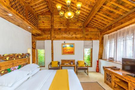 Lijiang E-Outfitting Boutique - 18