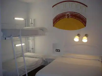 Hostal Arias - 8