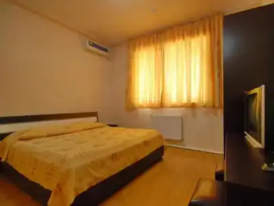 Rohat Mirobod - 18