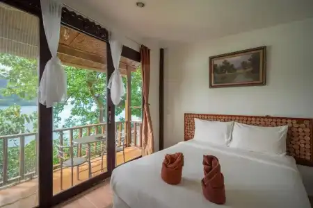 Phi Phi Cozy Seafront Resort - 83